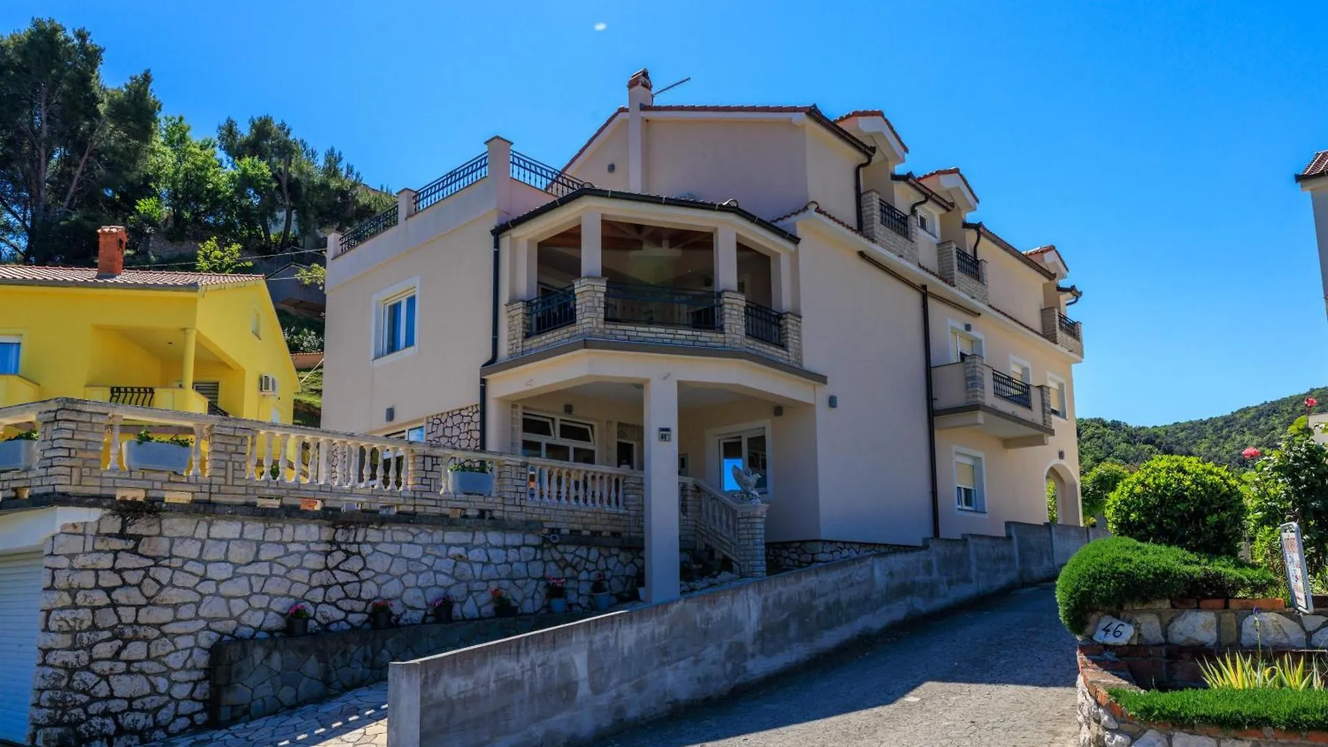 Apartments Nikolina J Supetarska Draga