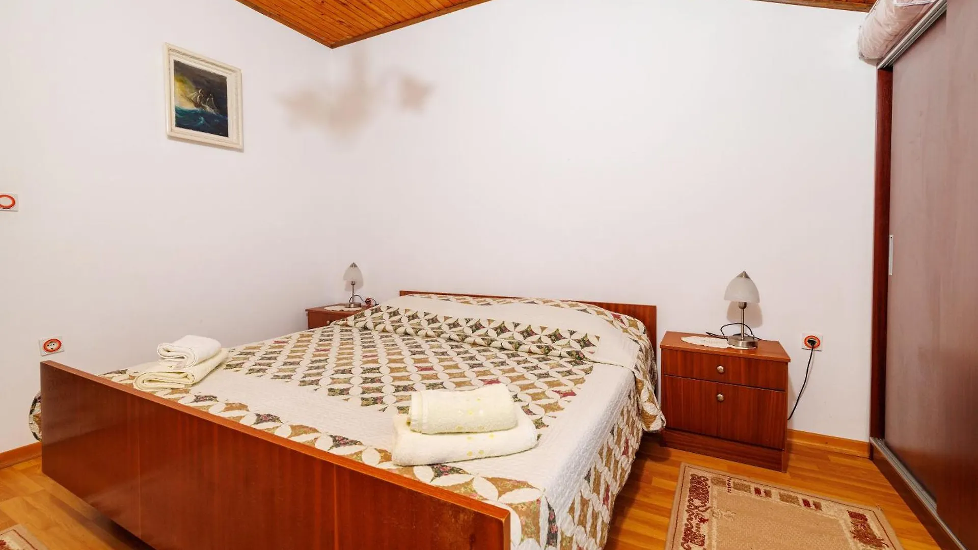 Apartments Nikolina J Supetarska Draga 0*,  Croatia