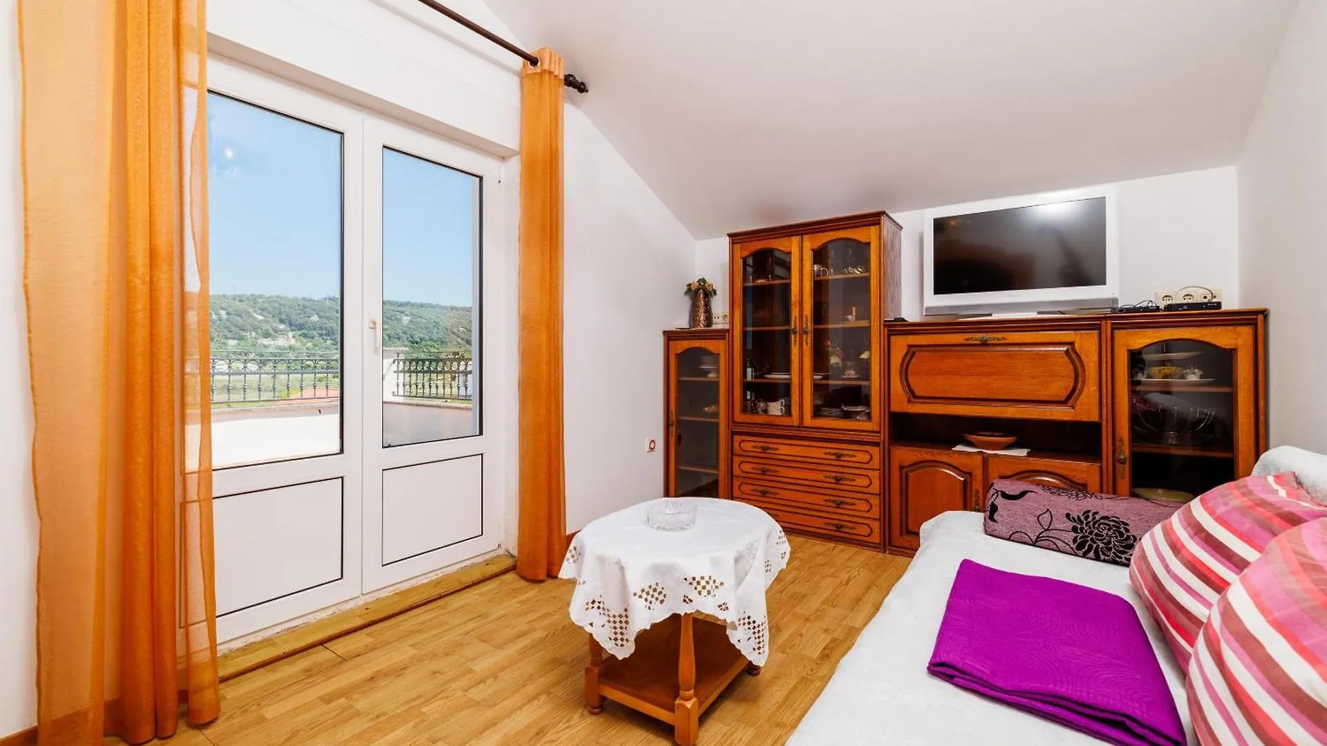 Apartments Nikolina J Supetarska Draga