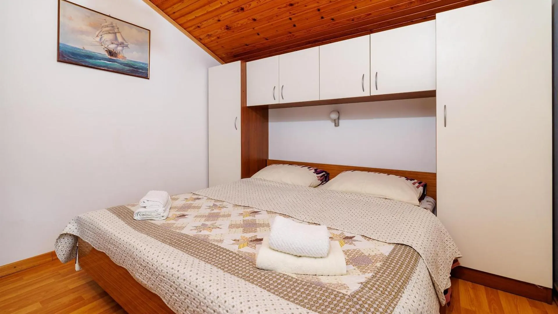 Apartments Nikolina J Supetarska Draga